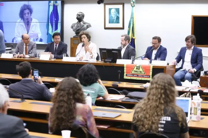 Especialistas pedem fim dos subsídios ao carvão mineral