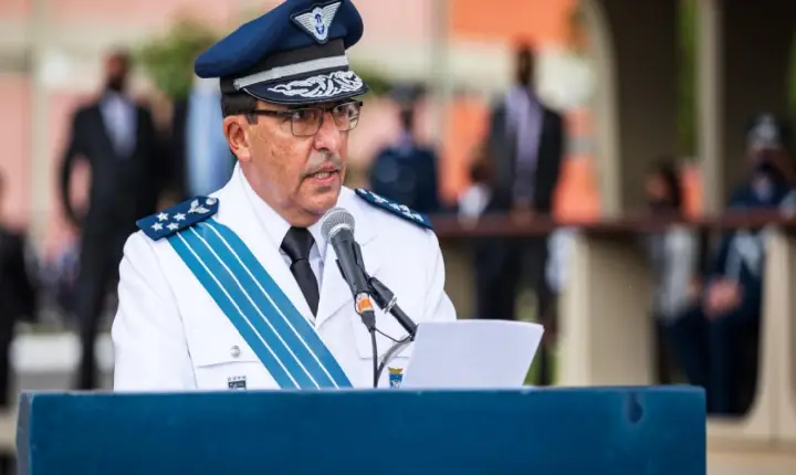 Ex-comandante diz que Freire Gomes ameaçou prender Bolsonaro