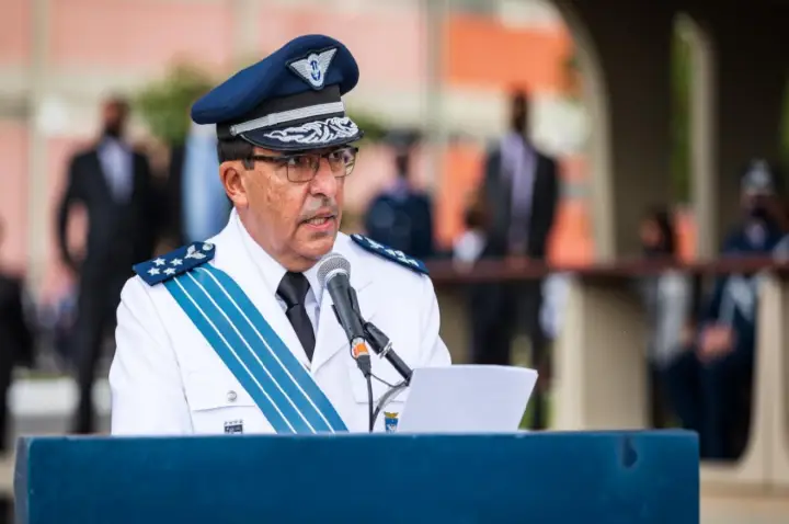 Ex-comandante diz que Freire Gomes ameaçou prender Bolsonaro
