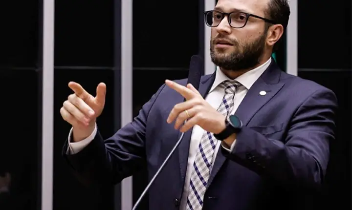 Filipe Barros acionará organismos internacionais por medidas cautelares contra Bolsonaro