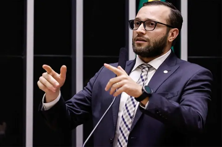 Filipe Barros acionará organismos internacionais por medidas cautelares contra Bolsonaro