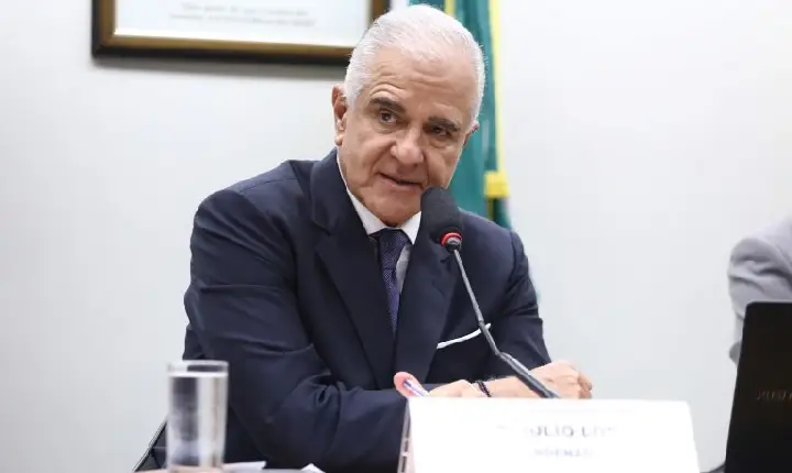 Frentes parlamentares criticam fim da 