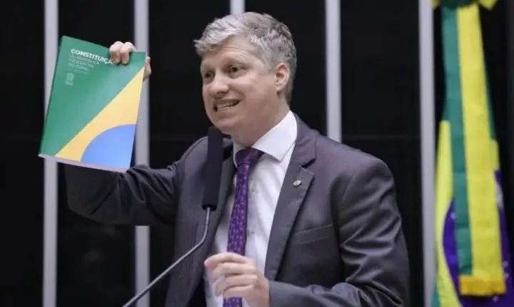 Hattem reage a perseguição e Novo leva Lindbergh ao Conselho de Étic