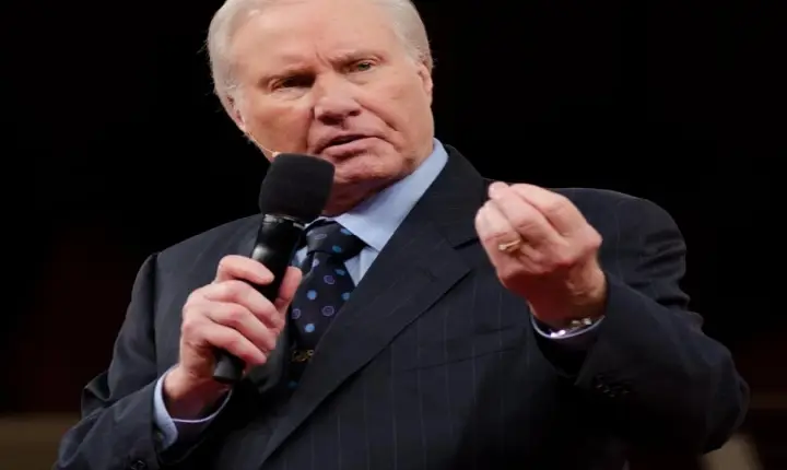 Jimmy Swaggart continua hospitalizado, 'sem mudanças' em seu estado após ataque cardíaco grave