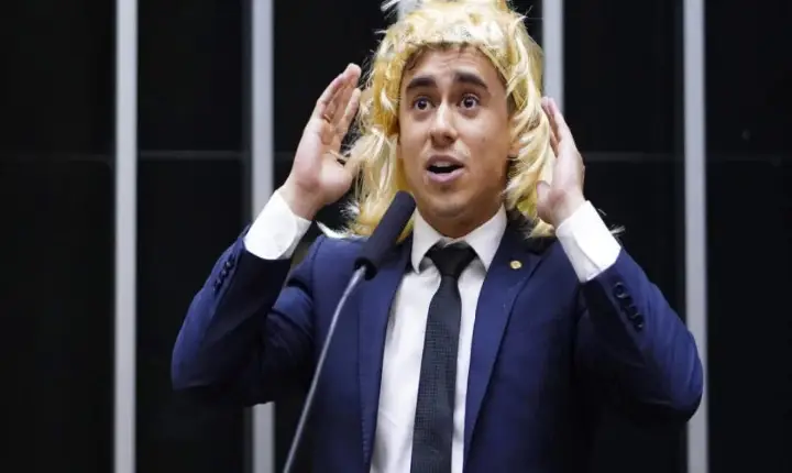Justiça condena Nikolas Ferreira por dar sua opinião em plena tribuna