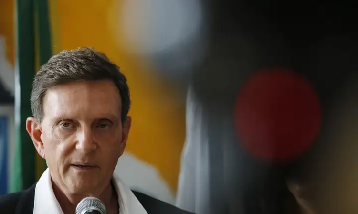 Justiça do RJ bloqueia bens de Crivella por improbidade administrativa