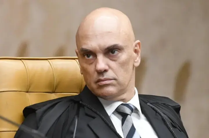 Justiça dos EUA expede nova citação contra o agora réu na justiã americana Alexandre de Moraes após pedido da Trump Media e Rumble
