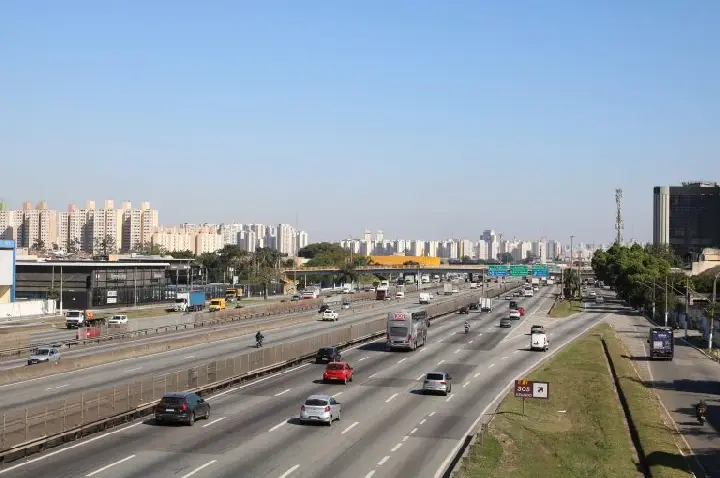 Lei cria licença ambiental especial para acelerar obras estratégicas
