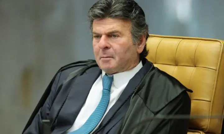 Luiz Fux muda entendimento e adota penas menores no 8 de janeiro