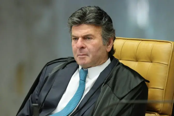 Luiz Fux muda entendimento e adota penas menores no 8 de janeiro