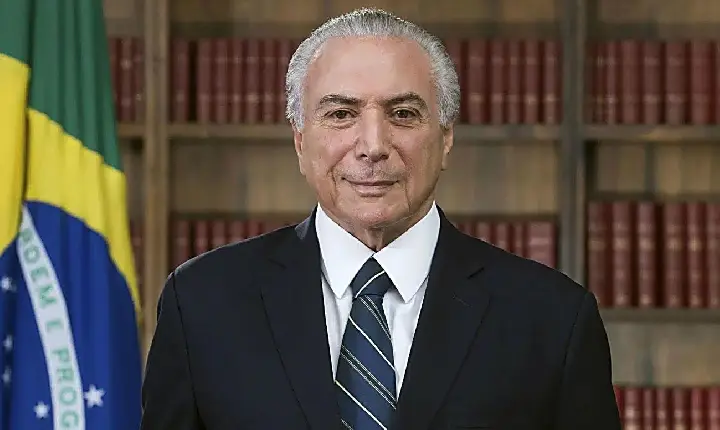 Lula deveria ligar para Trump com a imprensa junto para dizer que tentou contato, diz Temer