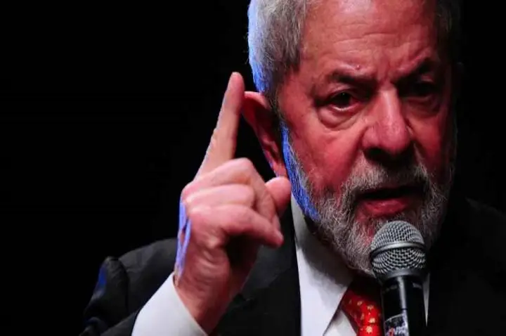 Lula diz que Trump fala “bobagens” e o associa ao anarquismo