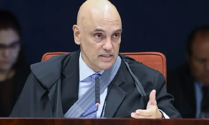 Moraes pede sessão do STF para julgar decisão da Câmara sobre Ramagem