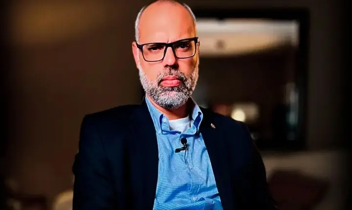 Moraes prorroga por 60 dias investigação contra Allan dos Santos
