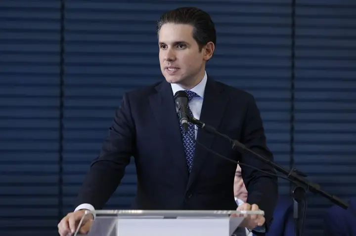 Motta defende aperfeiçoamento do ambiente regulatório no país