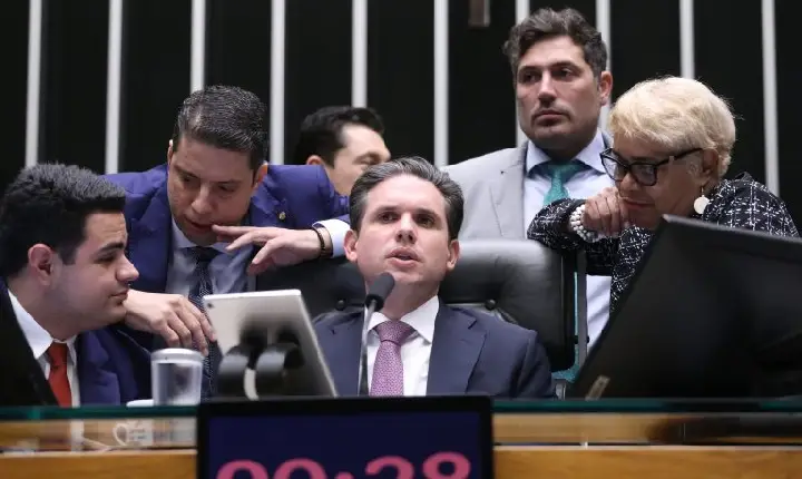 Motta diz que regulamentação da reforma tributária vai reduzir burocracia no Brasil