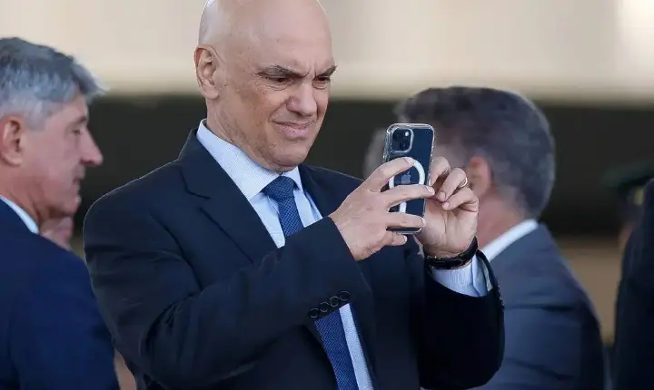 “Não somos obrigados a respeitar essa porcaria”, diz Moraes sobre redes sociais