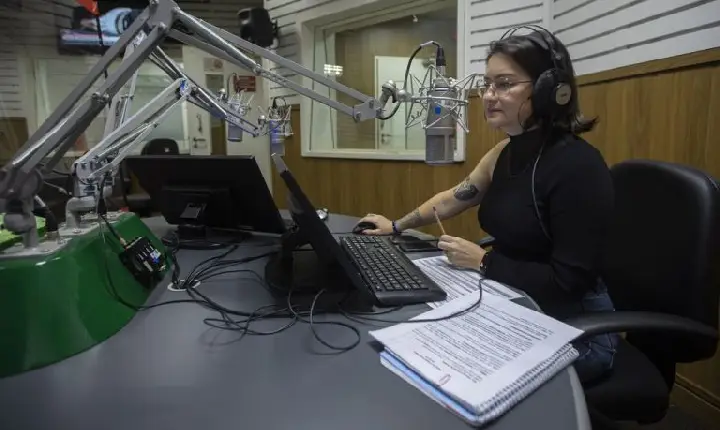 Normas para emissão de carteira profissional de radialista entram em vigor