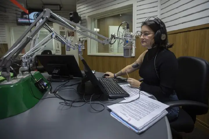 Normas para emissão de carteira profissional de radialista entram em vigor