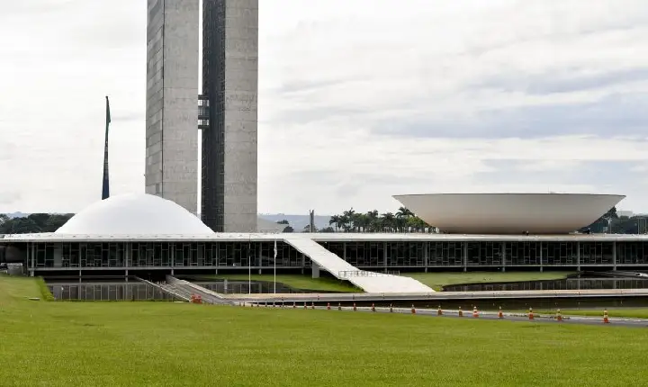 Nota técnica divulgada por consultorias do Congresso diverge de parte dos vetos ao Orçamento