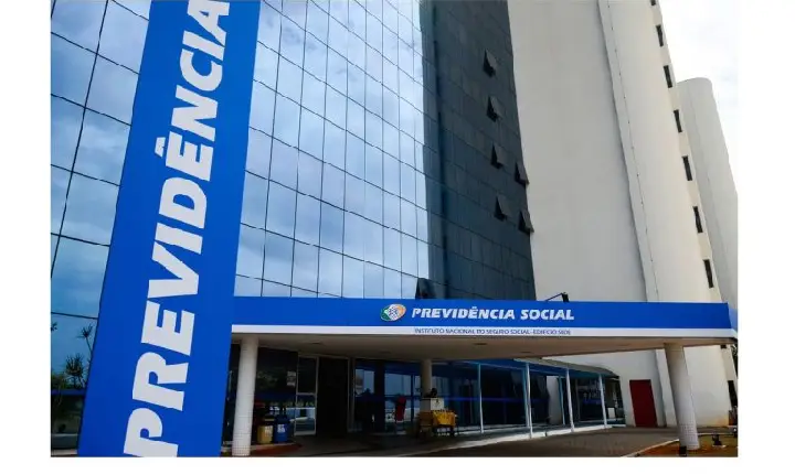 Nova lei proíbe descontos associativos em benefícios do INSS