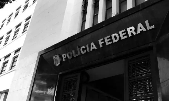 Oposição cobra que diretor da PF seja investigado por blindar irmão de Lula
