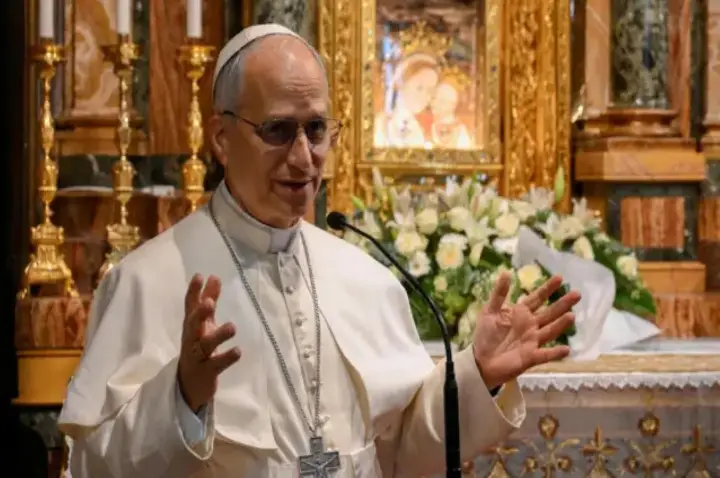 Papa diz que união entre homem e mulher é alicerce da família