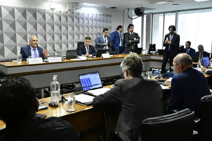 Parlamentares da CPMI do INSS terão acesso a dados sigilosos de Vorcaro