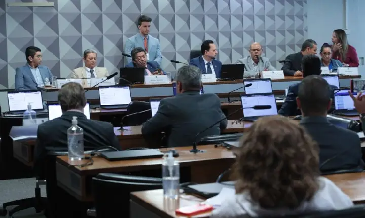 Pescadores pedem fim de entrevistas e de burocracia digital no seguro-defeso