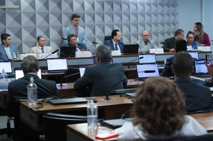 Pescadores pedem fim de entrevistas e de burocracia digital no seguro-defeso