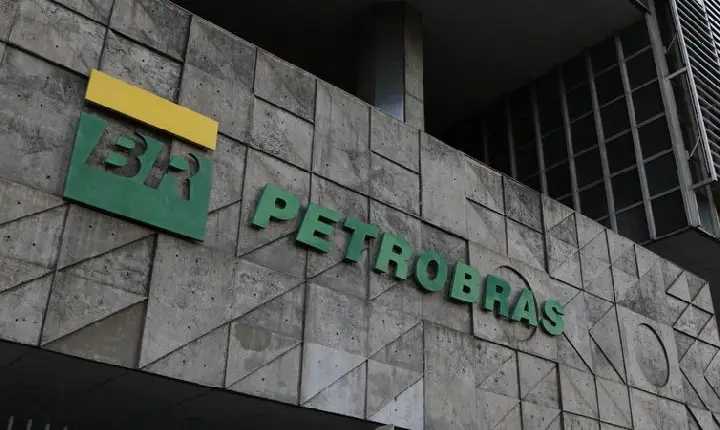 Petrobras anuncia novos poços e retomada de fábricas de fertilizantes