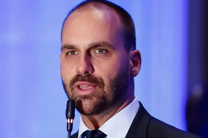 PF pede a Moraes mais prazo para investigar Eduardo Bolsonaro nos EUA