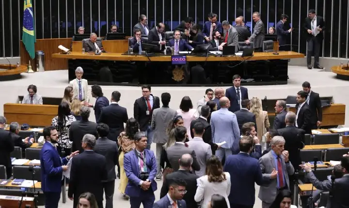 Plenário pode votar projeto que permite que fundo de calamidade pública financie Operação Carro-Pipa