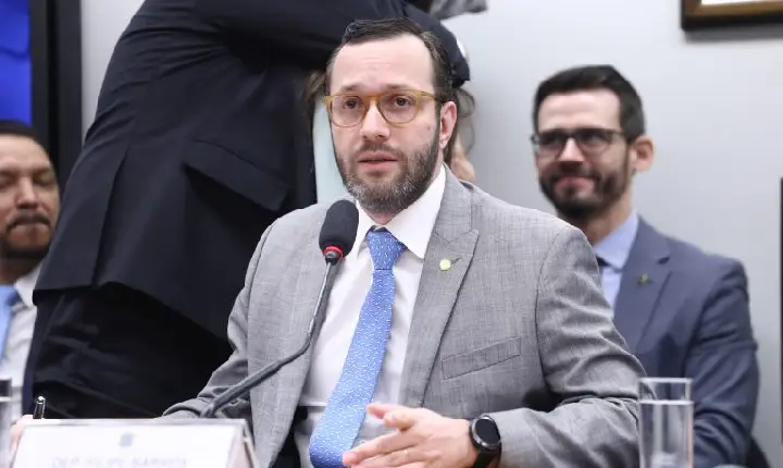 Presidente da Comissão de Relações Exteriores critica terceira ausência de Lewandowski em debate