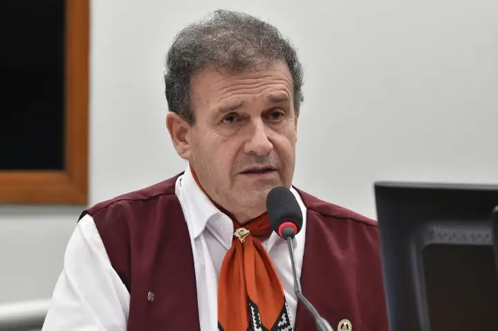 Projeto agiliza pensão por morte para filhos de vítimas de feminicídio