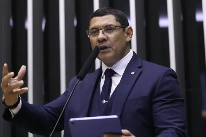 Projeto anistia multas ambientais aplicadas a produtores rurais no Acre