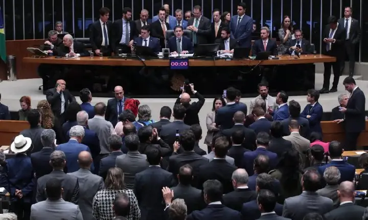 Projeto aprovado determina inclusão do devedor contumaz em cadastro da Receita; saiba mais