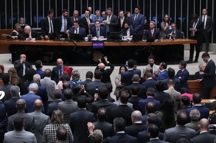 Projeto aprovado determina inclusão do devedor contumaz em cadastro da Receita; saiba mais