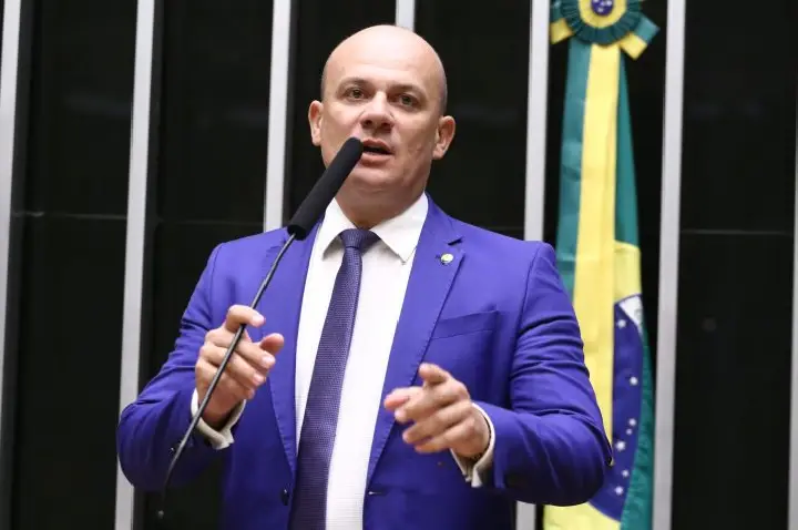 Projeto assegura igualdade para militares antigos preteridos em promoções