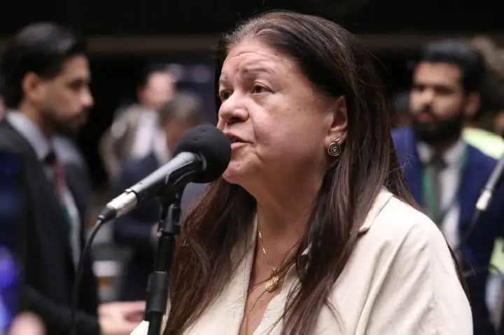 Projeto aumenta pena para militar em caso de estupro de vulnerável com lesão grave