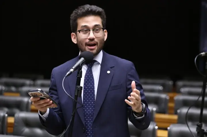 Projeto aumenta pena para o crime de importunação sexual