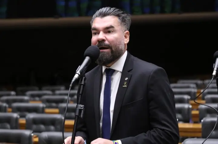 Projeto autoriza porte de arma para fiscais do Procon em todo o país