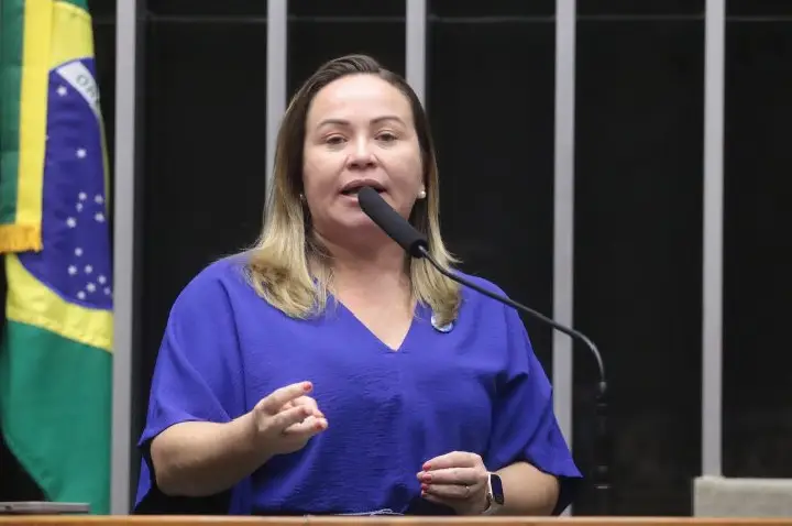 Projeto cria adicional de 30% para profissionais de saúde em áreas de risco e conflito