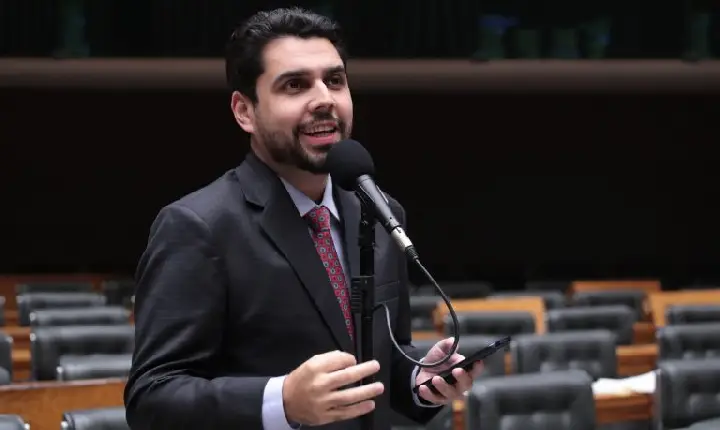 Projeto cria política nacional para uso público de milhas de passagens aéreas