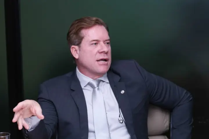 Projeto cria programa de incentivos fiscais para empresas que usarem energia renovável