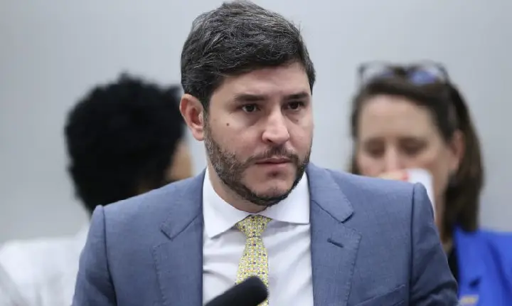 Projeto cria programa nacional para financiar casas-abrigo para mulheres vítimas de violência