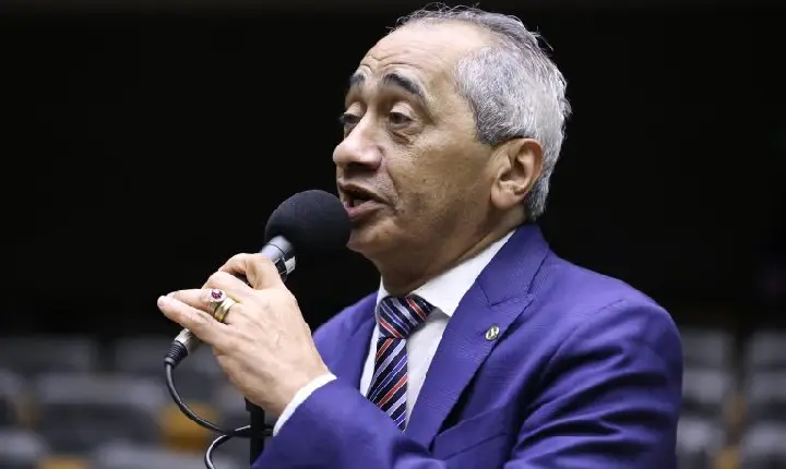 Projeto criminaliza indução a desafios perigosos que coloquem a vida em risco