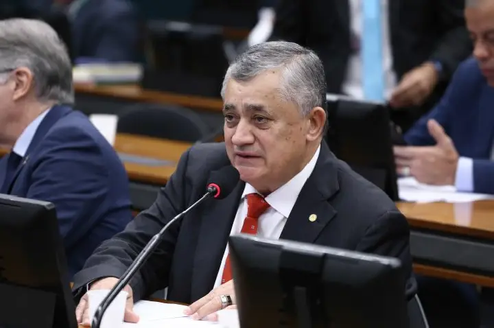 Projeto define como prática abusiva a cobrança de qualquer taxa sobre o Pix