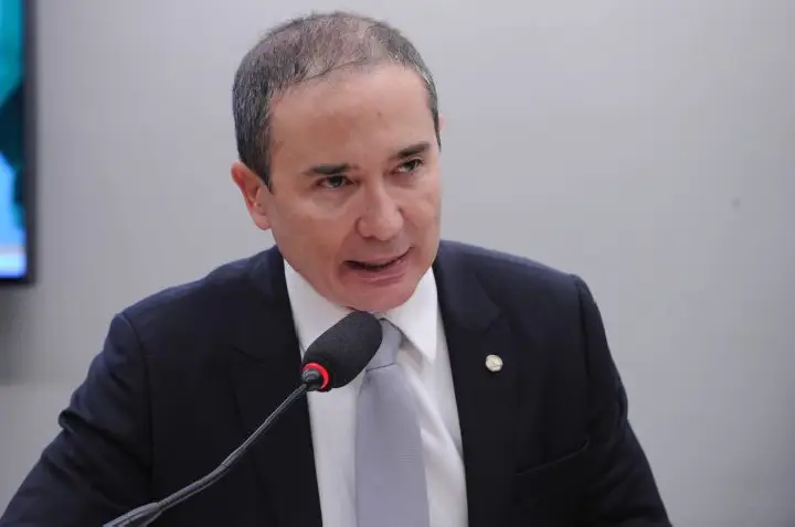 Projeto estabelece regras para reparação por dano moral