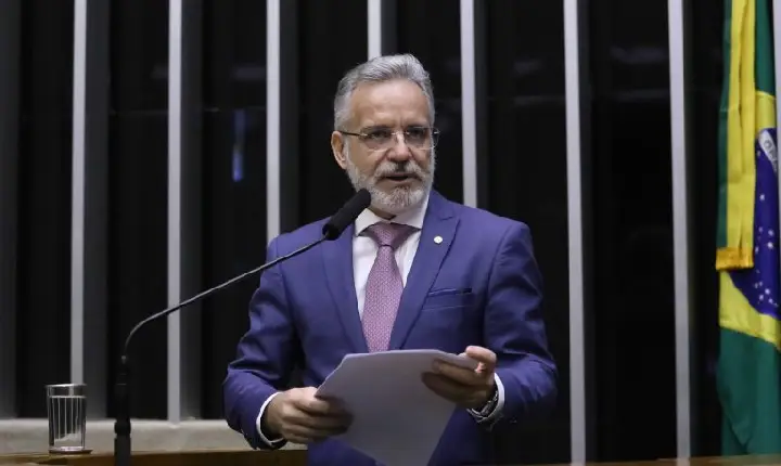 Projeto fixa prazo de 48 horas para fornecedor reembolsar o consumidor que cancela compra